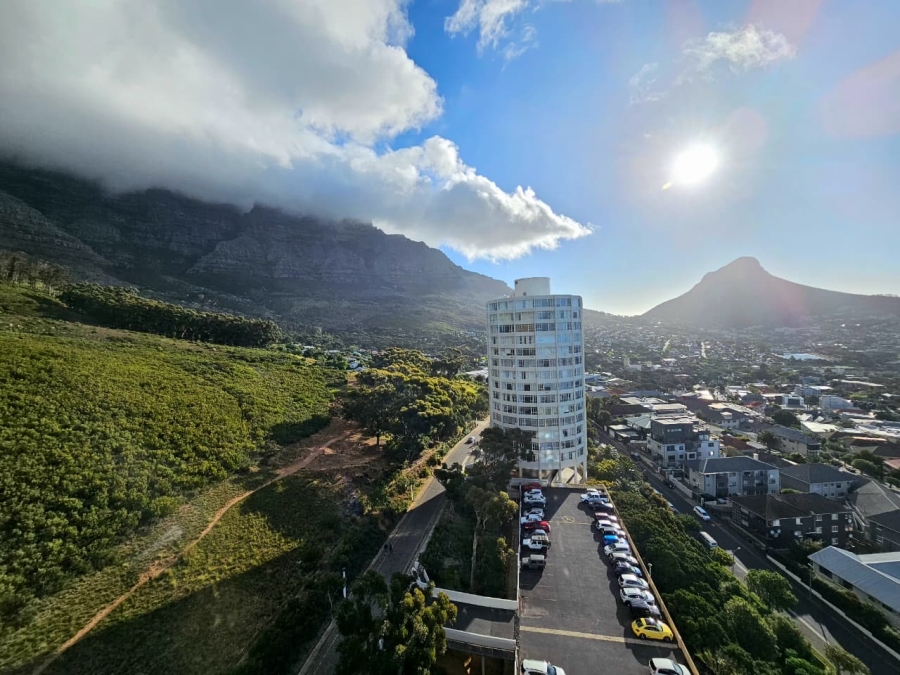 2 Bedroom Property for Sale in Vredehoek Western Cape